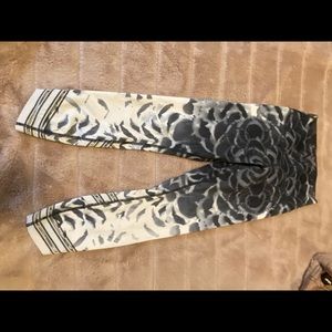 Lululemon crop leggings.